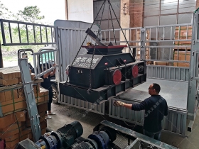2PG800*600对辊TX010.TV糖心发往重庆_破碎鹅卵石